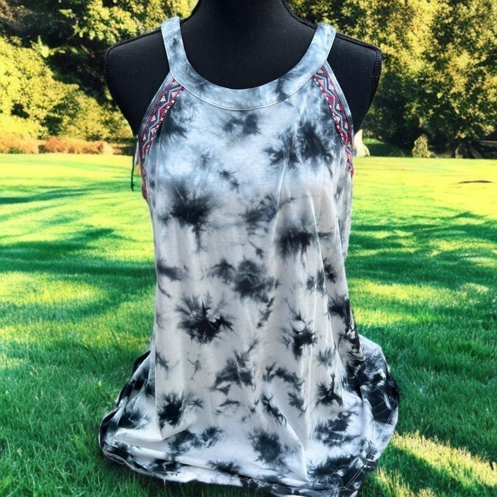 NWT Torrid Halter Sleeveless Tunic HighNeck Embroidered BlackWhite TieDye 12 L 0